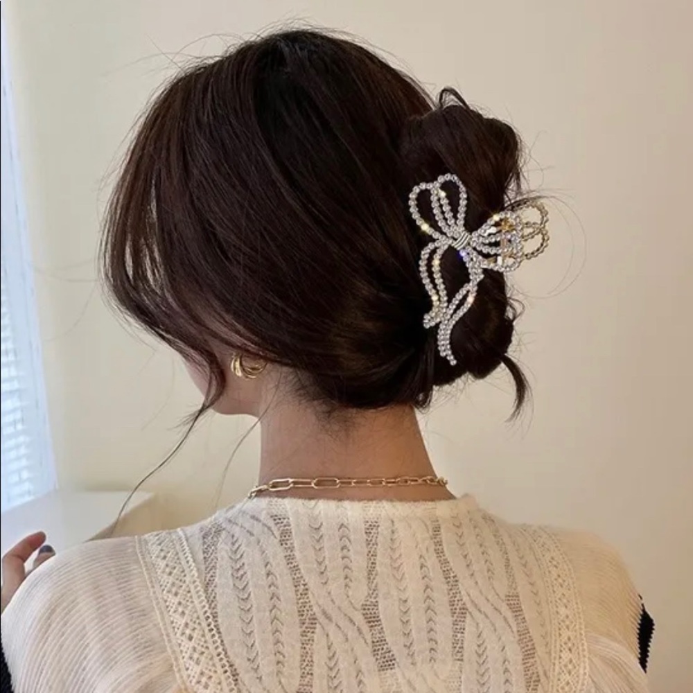 Super Elegant Embellished Hairpin to Enhance your Casual or Night Our Hair look - Picture 10 of 12
